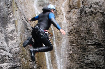 jumping-jack-canyoning__23_.jpg